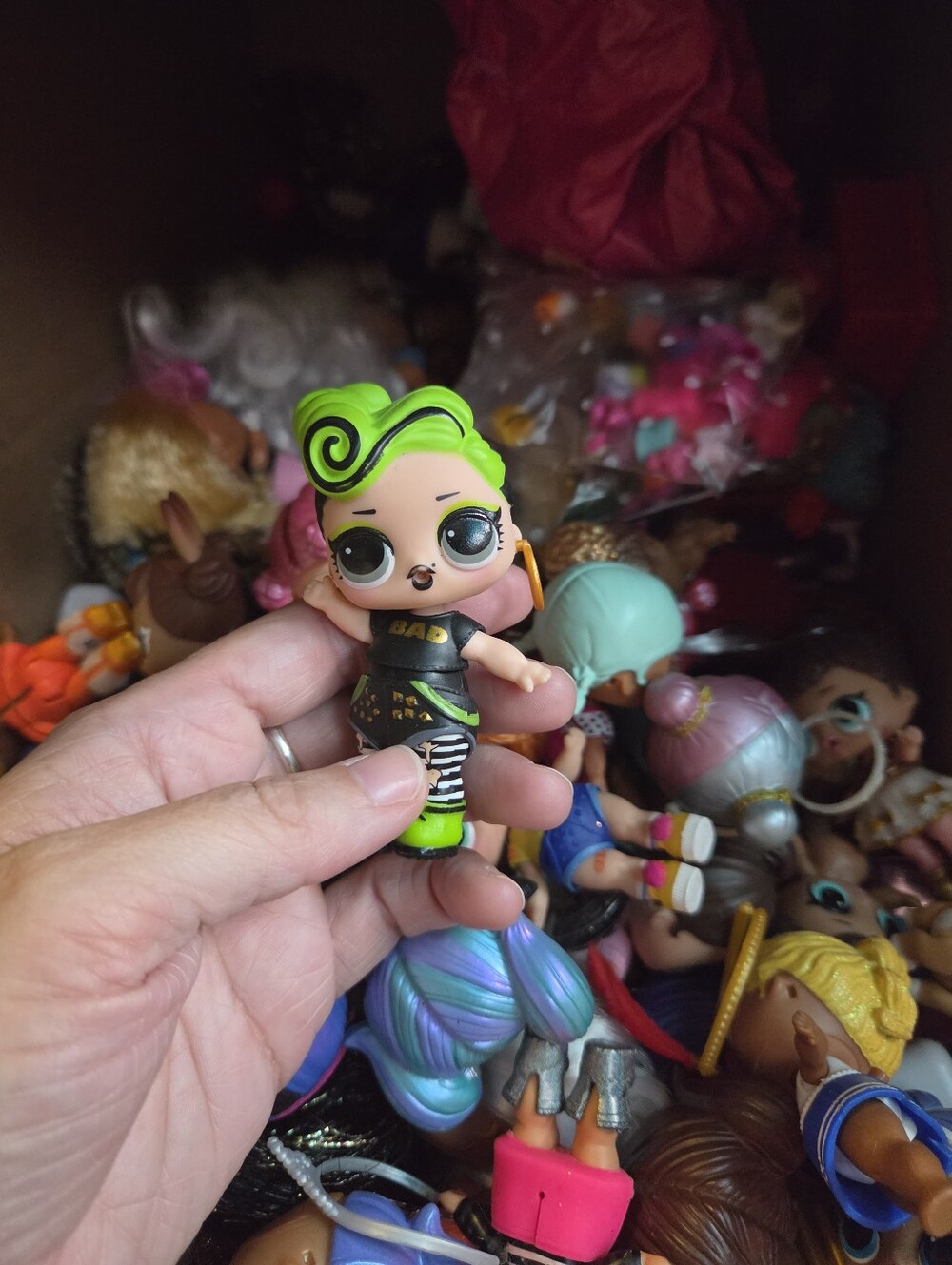 Massive Box Of L.O.L Dolls - Picture 8 of 9